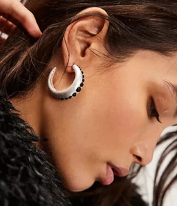 Aros Free People Levi nuevos con etiquetas $48 - Imagen 1 de 10