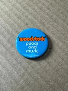 VINTAGE WOODSTOCK PEACE AND MUSIC BUTTON VG - Bild 1 von 1