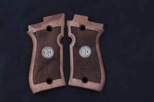 Empuñadura de nogal compatible marca KSD Beretta 81F, 81 FS, 84 F, 84 FS, 84 Cheetah - Imagen 1 de 1
