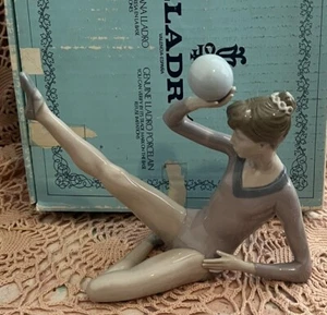 LLADRO 5332 Gymnast Balancing Ball Retired! Mint Condition! Original Box! Rare! - Picture 1 of 11