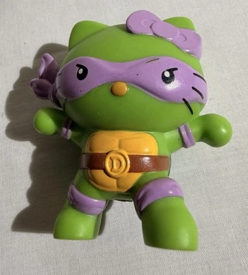 Teenage Mutant Ninja Turtles 2025 HELLO KITTY McDonald’s Happy Meal Donatello Foto 1 de 4