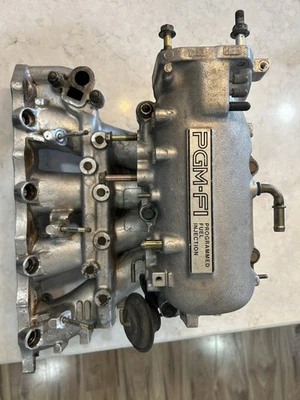 Colector de admisión Honda Prelude H22 97-2001 17010-P5M-A00 Foto 1 de 4