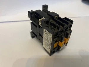 Telemechanischer Schütz CA2-DN1229A55 240 VAC Spule 10 AMP - Bild 1 von 3