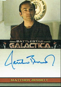 BATTLESTAR GALACTICA PREMIERE EDITION AUTOGRAPH CARD MATTHEW BENNETT AS DORAL - Foto 1 di 1