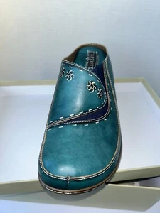 NWoB L'artiste Spring Step Hand Painted-Leather Chino Clogs Teal-Blue EU39 $130 - Picture 1 of 6