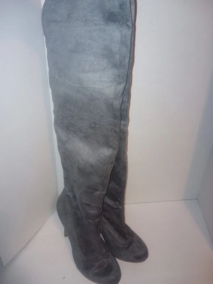 Botas de gamuza Fahrenheit sobre la rodilla de tacón alto 8,5 Foto 1 de 4