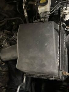 Used Air Cleaner Assembly fits: 2010 Nissan Pathfinder 6 cylinder 4.0 Grade A