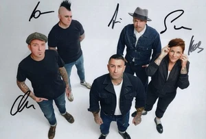 BROILERS - original signiertes Großfoto 20 x 30 cm Autogramm signed - Picture 1 of 1