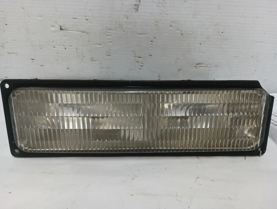 Conjunto de lámpara de señal de giro de estacionamiento izquierdo conductor de 1994 GMC 1500 Pickup 11543968 Foto 1 de 4