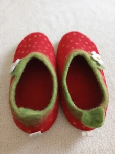Handmade in Nepal Felted Slippers Strawberry 100% Schurwolle Adult sz 42 Europe - Picture 1 of 4