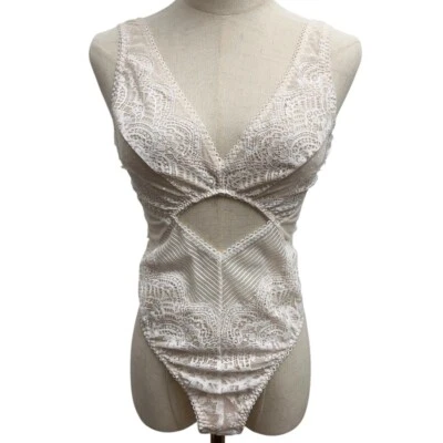 Victoria’s Secret Floral Lace Stripe Cutout Teddy Thong Bodysuit in Cream Small - Image 1 of 4