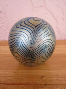 Vintage Robert Eickholt King Tuk Paperweight Iridescent Artisan 1982 Signed - Picture 1 of 5