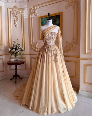 Vestidos de novia vintage sin tirantes con apliques de encaje champán línea A Foto 1 de 4