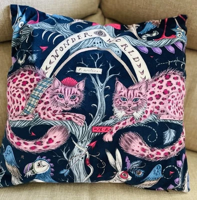 "Funda de cojín de terciopelo Emma Shipley Wonderland 18""" Foto 1 de 2