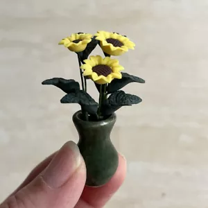 Maßstab 1:12 Puppenhaus Miniatur Porzellan Vase Blumentöpfe Sonnenblumengarten - Bild 1 von 6