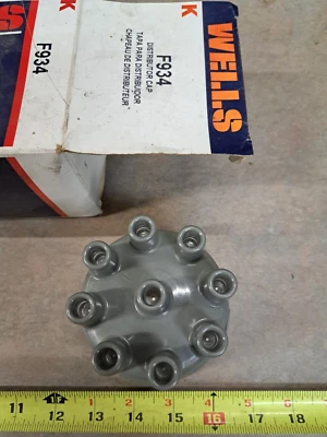 NOS Wells F934 Distributor Cap 8 Cylinder - Image 1 of 2