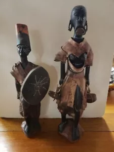 Par de figuras hechas a mano de guerreros masái kenianos pareja hombre y mujer de la década de 1970 - Imagen 1 de 8