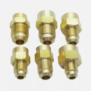 Adaptador recto de latón GNL propano 1/4"-3/8OD Flare Sae 45 a NPT hembra - Imagen 1 de 2