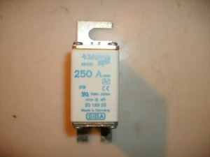 SIBA NH00 DIN80 250A 700V ULTRA RAPID FUSE 2018920.250 20 189 20 501552 - Picture 1 of 2