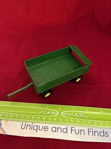 Vintage 1:32 Scale Ertl John Deere Farm Wagon Diecast Metal w/ Tailgate - Picture 1 of 5