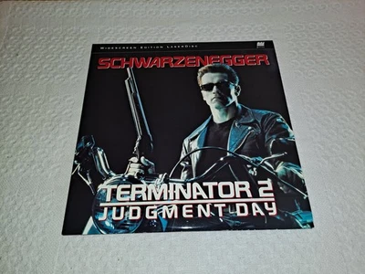 Terminator 2 – Laserdisc Movie - Arnold Schwarzenegger - Image 1 of 4