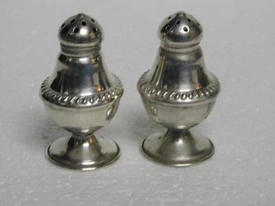 AGITADORES DE SAL Y PIMIENTA DE PLATA ESTERLINA NATIONAL SILVER CO VINTAGE Foto 1 de 4