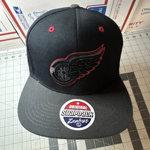Detroit Red Wings Zephyr SnapBack Adjustable Hat NHL Official Double Black Red - Picture 1 of 7