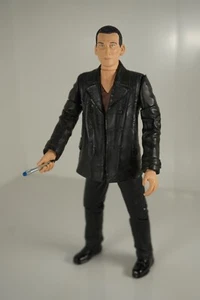 Figura de acción Doctor Dr Who Christopher Eccleston 9th con abrigo negro NUEVO - Imagen 1 de 3