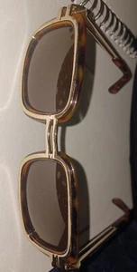 UNBRANDED SQUARE SUNGLASSES WITH BABOON LOGO - Picture 1 of 5