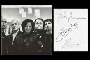 Marillion - Steve Hogarth - Ian Mosley - Pete Trewavas - signiertes Blatt + Foto - Bild 1 von 3