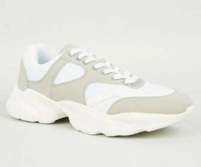 Entrenadores con cordones gruesos gris claro Foto 1 de 4