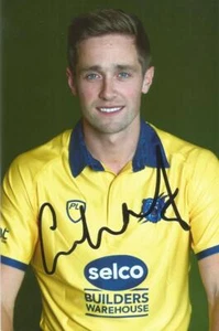 WARWICKSHIRE & ENGLAND CRICKET: CHRIS WOAKES SIGNED 6x4 PORTRAIT PHOTO+COA - Picture 1 of 1