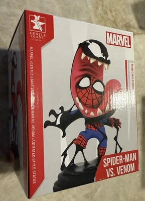 Gentle Giant ~ Spider-Man Vs Venom Skottie Young Estatua ~ Sin usar, en caja ~ 2021 Animada Foto 1 de 3
