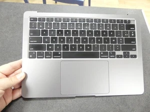 Top case avec clavier pour ordinateur APPLE Macbook Air A2337 (avec défaut) - Photo 1/6