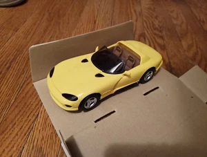 1/25 USED AMT ERTL 1994 DODGE VIPER RT/10 DANDELION YELLOW PROMO - Picture 1 of 7