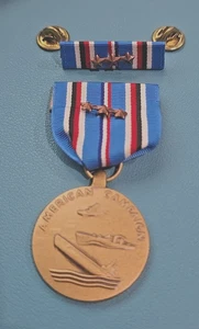 Medalla y barra de cinta de campaña americana con 3 dispositivos estrella de bronce WWll* - Imagen 1 de 9