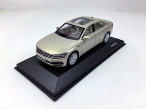 1:43 Volkswagen PHIDEON Silver Diecast Metal Model Car - Picture 1 of 5