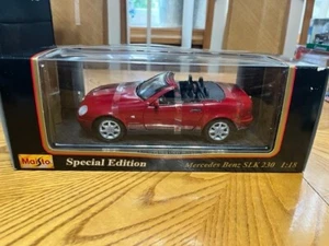 ¡MAISTO EDICIÓN ESPECIAL 1/18 MERCEDES BENZ SLK 230!!! MAROON CON NEGRO 31843 - Imagen 1 de 6
