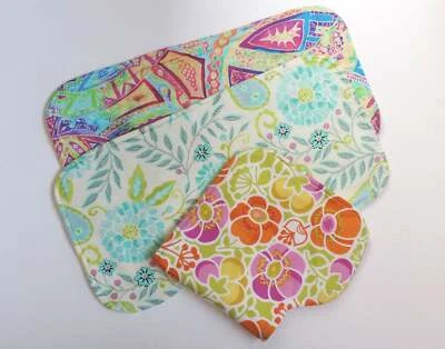 Paños hechos a mano para eructos para bebé/regalo para baby shower.  Juego de 3.  Foto 1 de 4