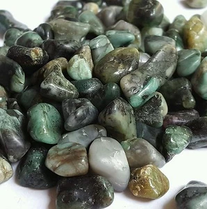 Piedras preciosas pequeñas caídas esmeralda natural de 1/4 lb verde Brasil 10-20 piedras - Imagen 1 de 7