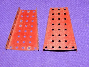 MECCANO PLAQUE  PERFOREE A SECTEUR A REBORDS ROUGE FONCÉ N° 54   - Picture 1 of 1