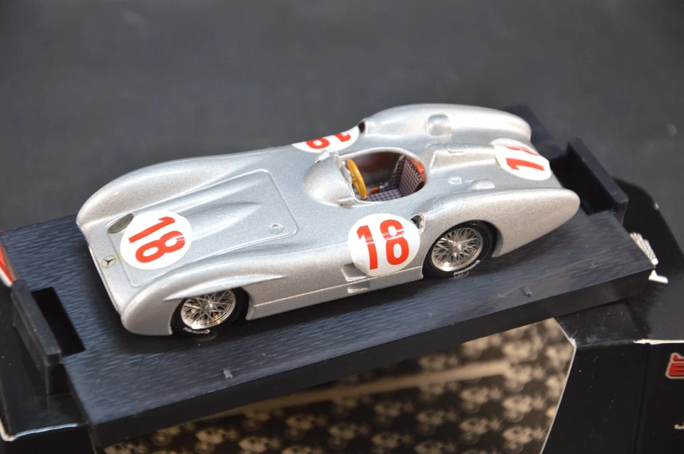 MERCEDES W196C GP ITALIA 1955 J M FANGIO S040 BRUMM 1/43 DIE CAST MODEL - Immagine 1 di 3