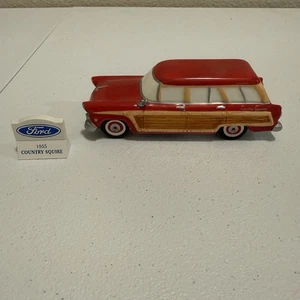 DEPT 56 1955 FORD COUNTRY SQUIRE 54950 SNOW VILLAGE Retired 2001 - Picture 1 of 8