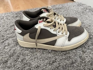 AIR JORDAN 1 LOW TRAVIS SCOTT REVERSE MOCHA ENFANT - Bild 1 von 6