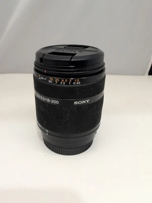 Sony A-Mount, 18-200mm f/3.5-6.3 DT Zoom Lens for parts read description - Image 1 of 4