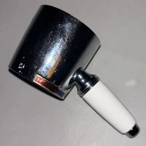 Delta Chrome Single Lever Handle Kit - genuine - Hot Cold White Porcelain - Picture 1 of 5