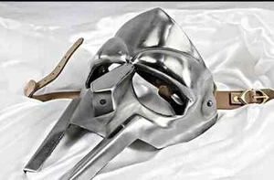 Maschera gladiatore medievale MF Doom cattivo pazzo finitura argento armatura viso Halloween - Foto 1 di 4