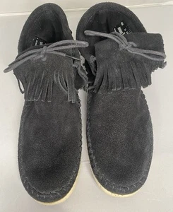 Minnetonka Ankle Boots Size 11 Venice Fringe Moccasin Booties Black Leather - Picture 1 of 7