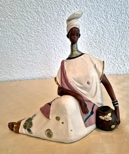 Vintage Figur Afrikanerin Frau mit Wasserkrug Keramik - Bild 1 von 5