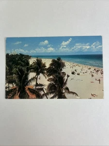 Miami Beach Florida Vintage Postcard The Famous Beach - Picture 1 of 2